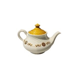 Enoch Wedgwood Tunstall LTD Gold Medallion‎ Teapot England Floral Pattern